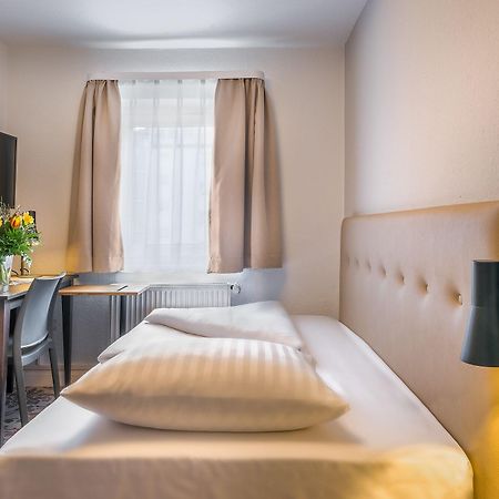 Signature Hotel Astoria Гамбург Экстерьер фото