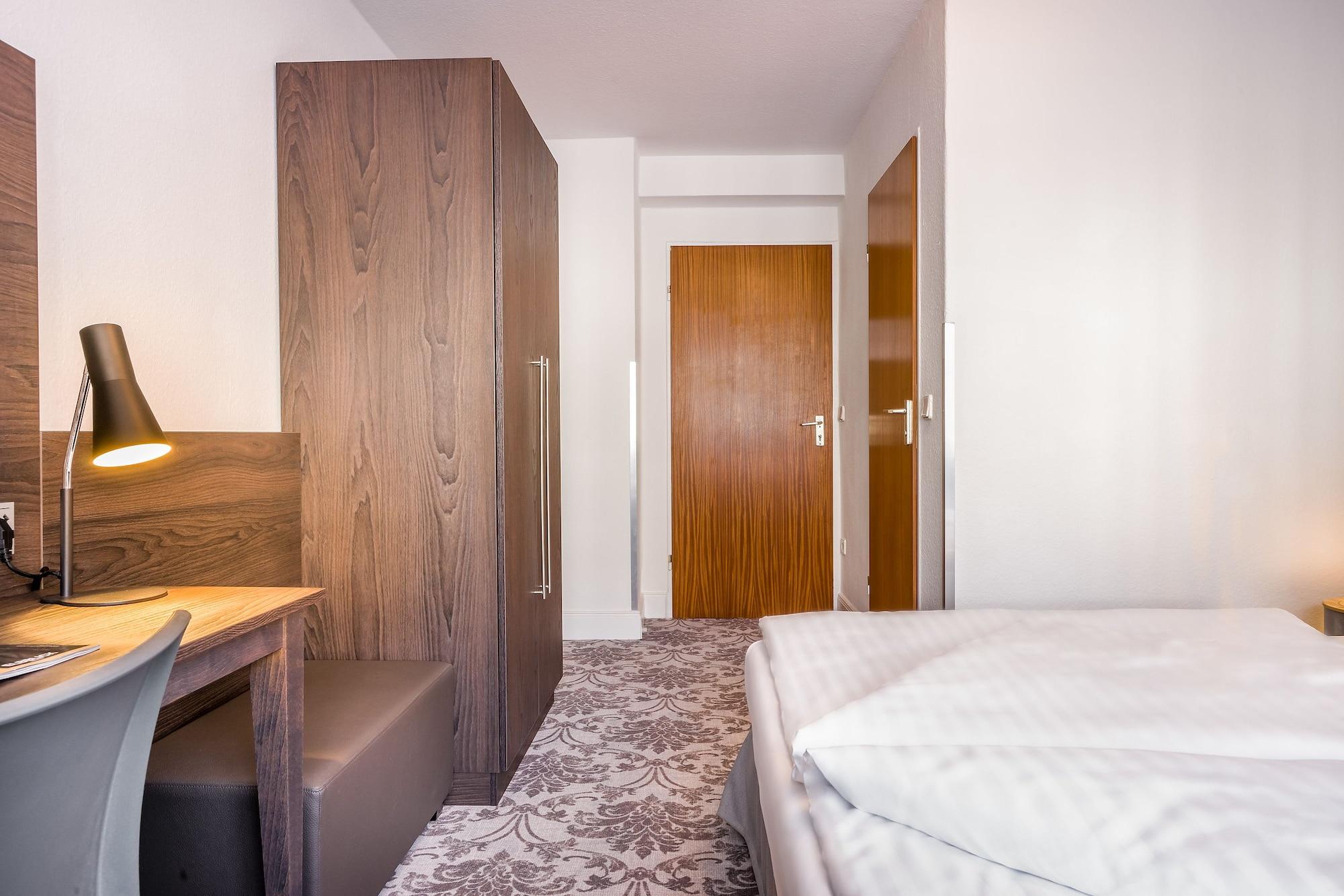 Signature Hotel Astoria Гамбург Экстерьер фото