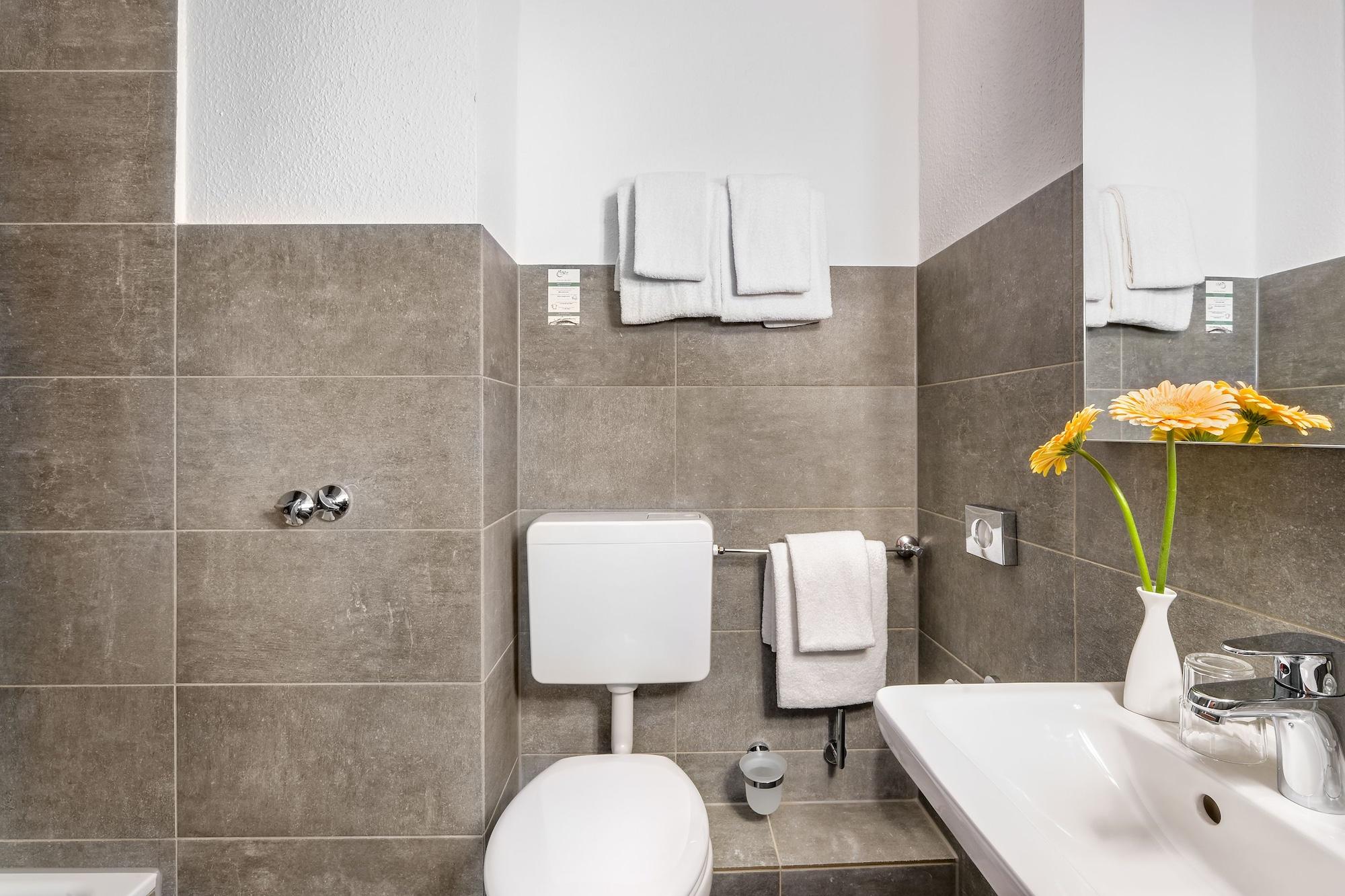 Signature Hotel Astoria Гамбург Экстерьер фото