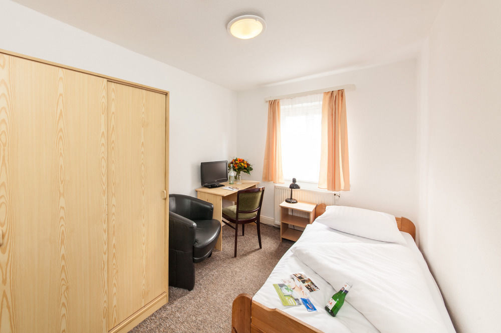Signature Hotel Astoria Гамбург Экстерьер фото