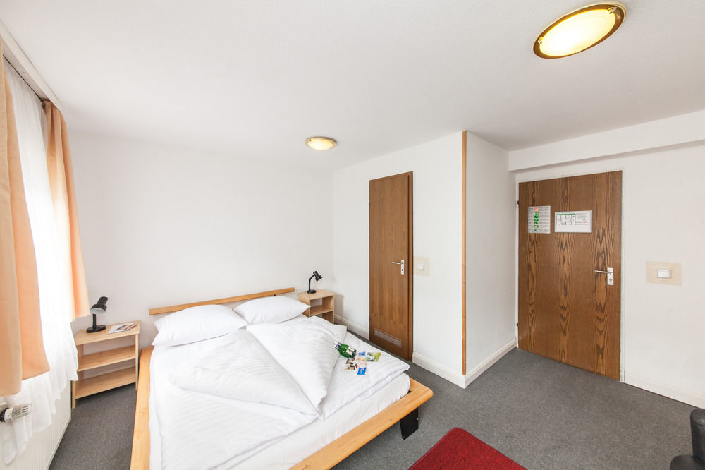 Signature Hotel Astoria Гамбург Экстерьер фото