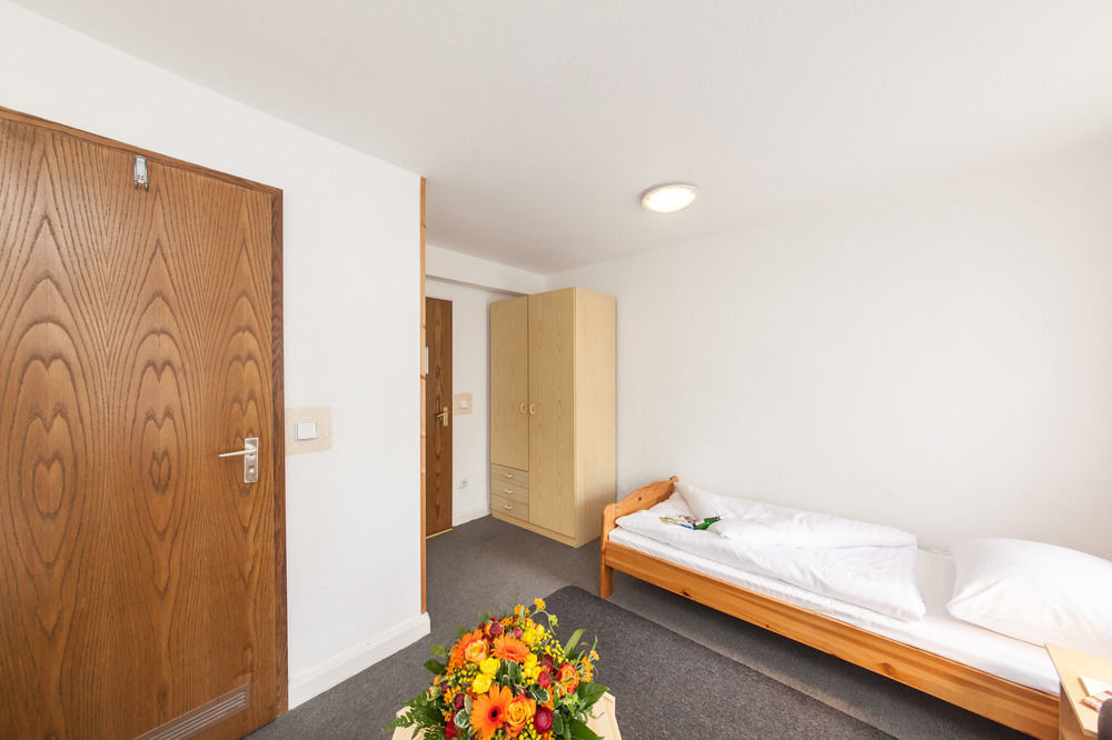 Signature Hotel Astoria Гамбург Экстерьер фото